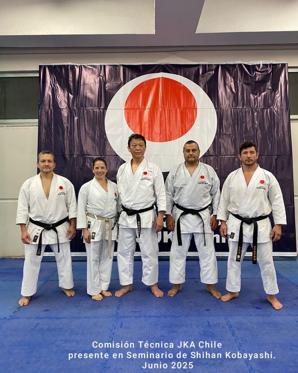Fotografía de la Comisión Técnica de JKA Chile en el seminario de Shihan Kobayashi de junio de 2025.