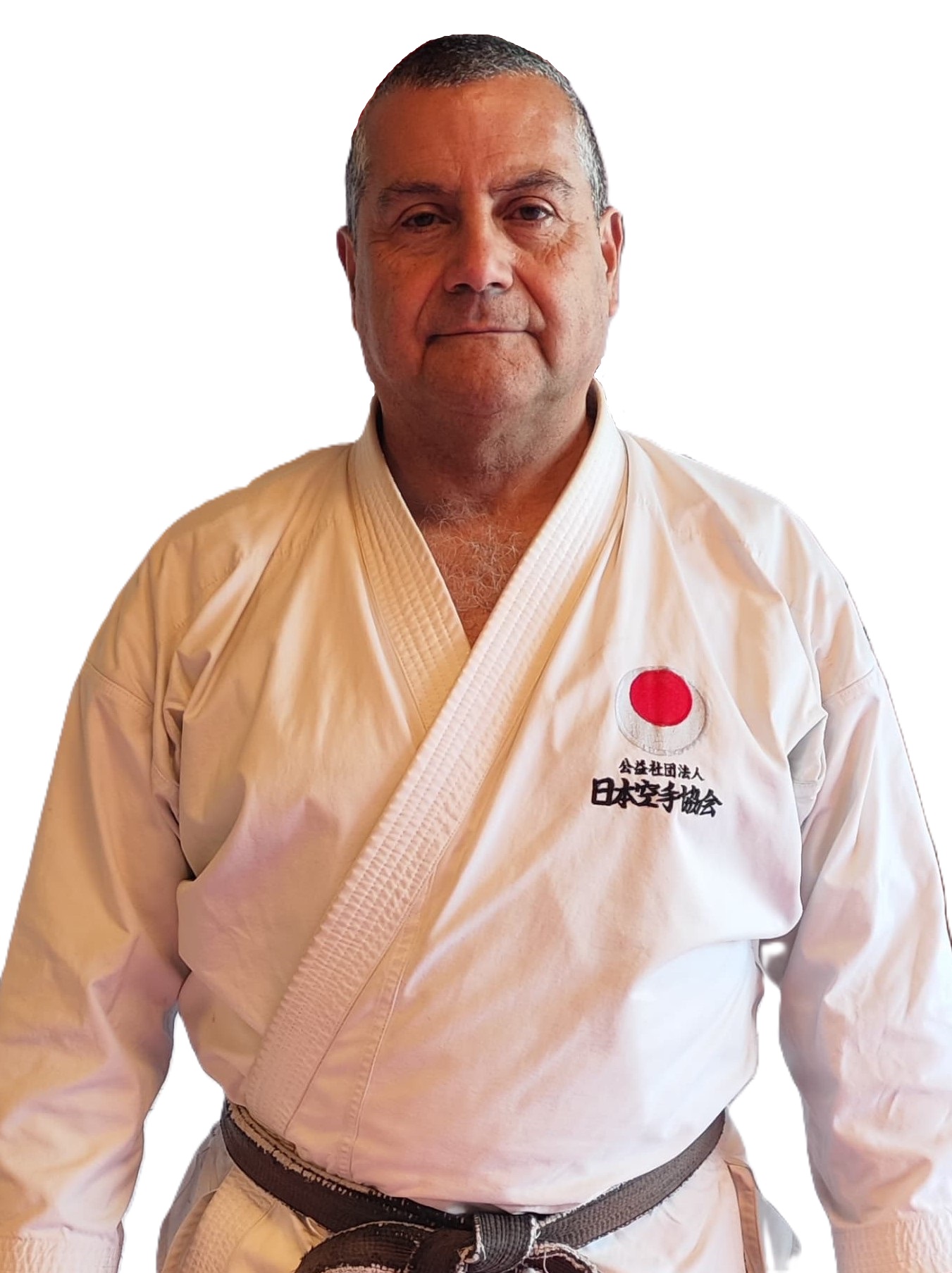 Sensei Sergio Núñez Soto, con karategi y cinturón negro JKA.